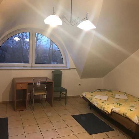 Pilgrims Place Hostel Częstochowa Kültér fotó