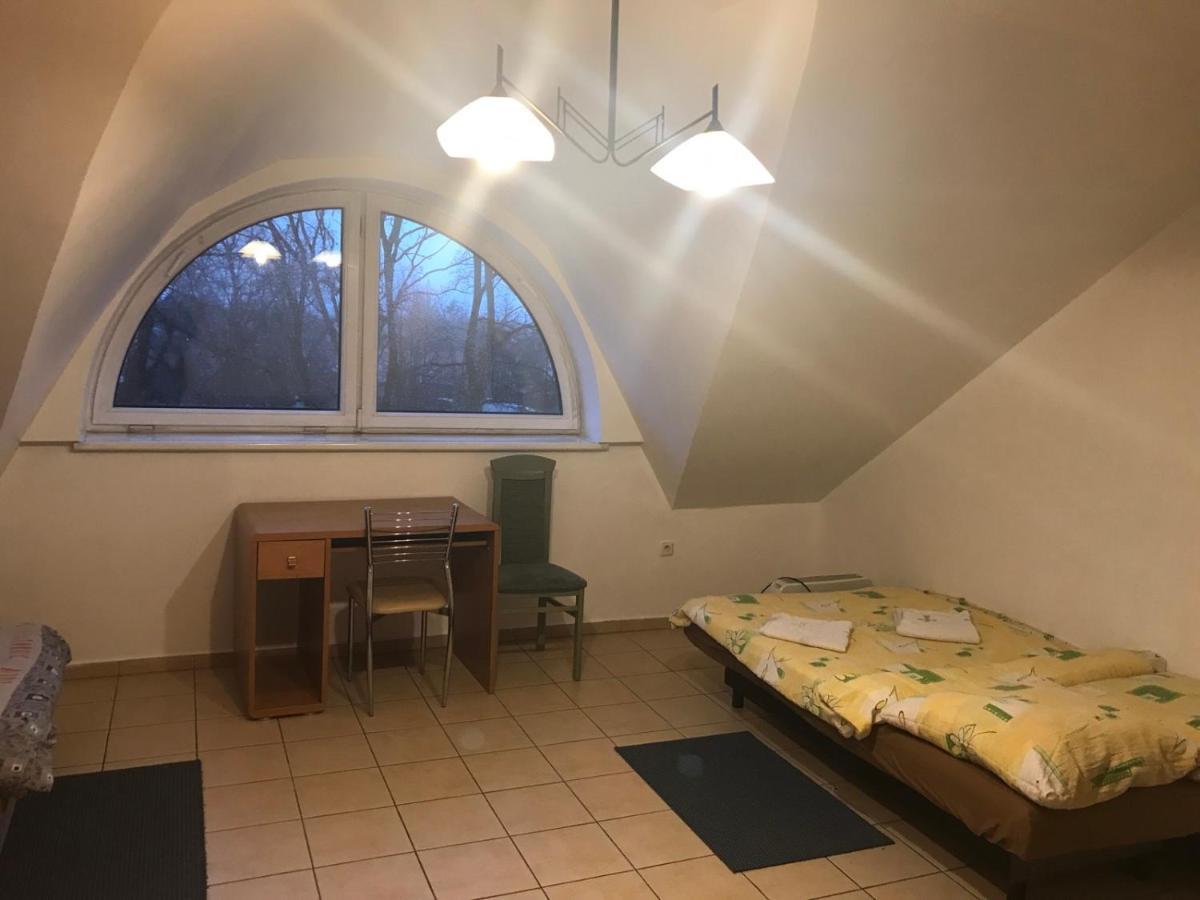 Pilgrims Place Hostel Częstochowa Kültér fotó