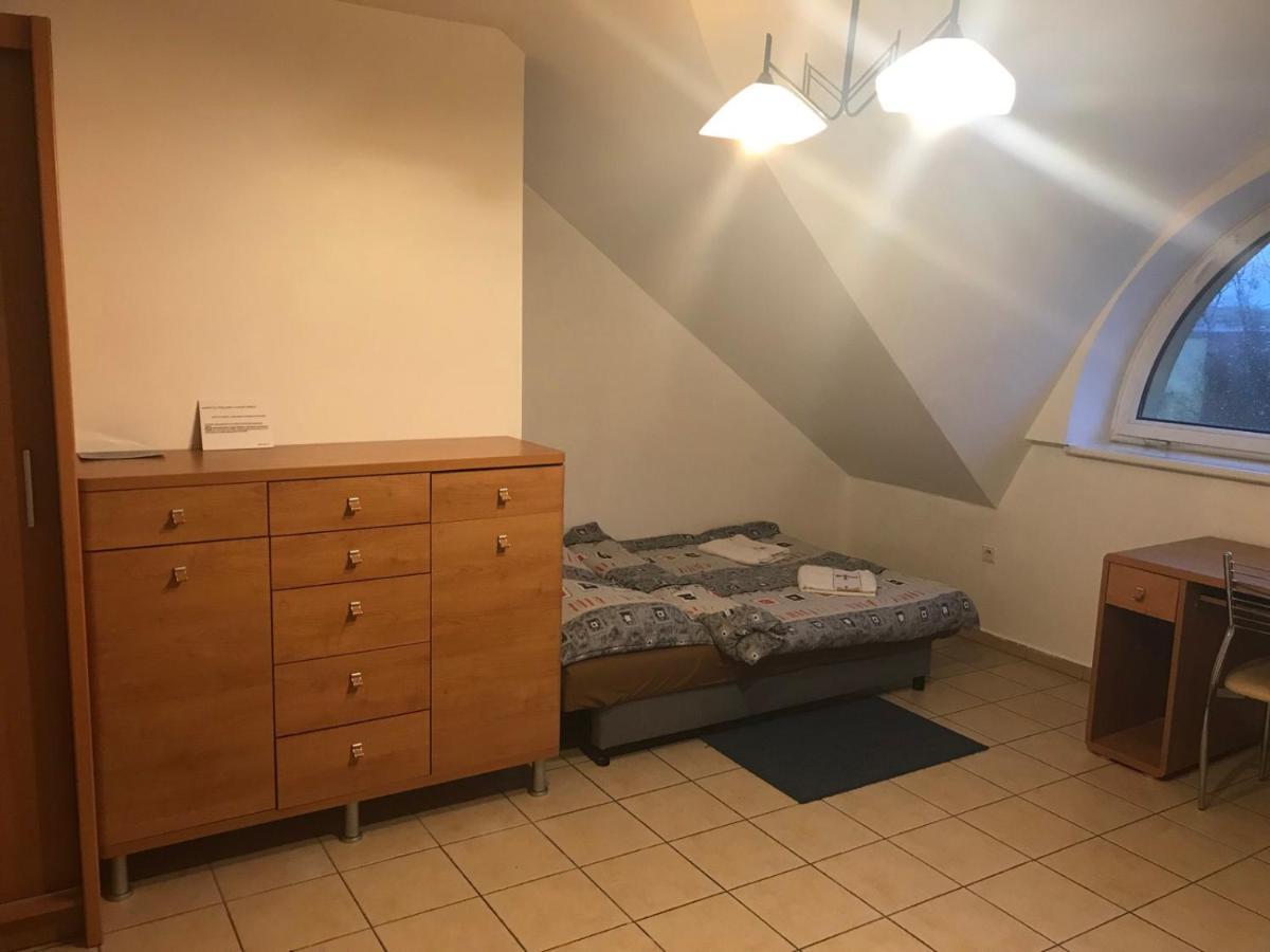 Pilgrims Place Hostel Częstochowa Kültér fotó
