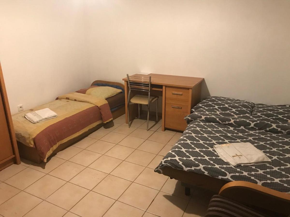 Pilgrims Place Hostel Częstochowa Kültér fotó