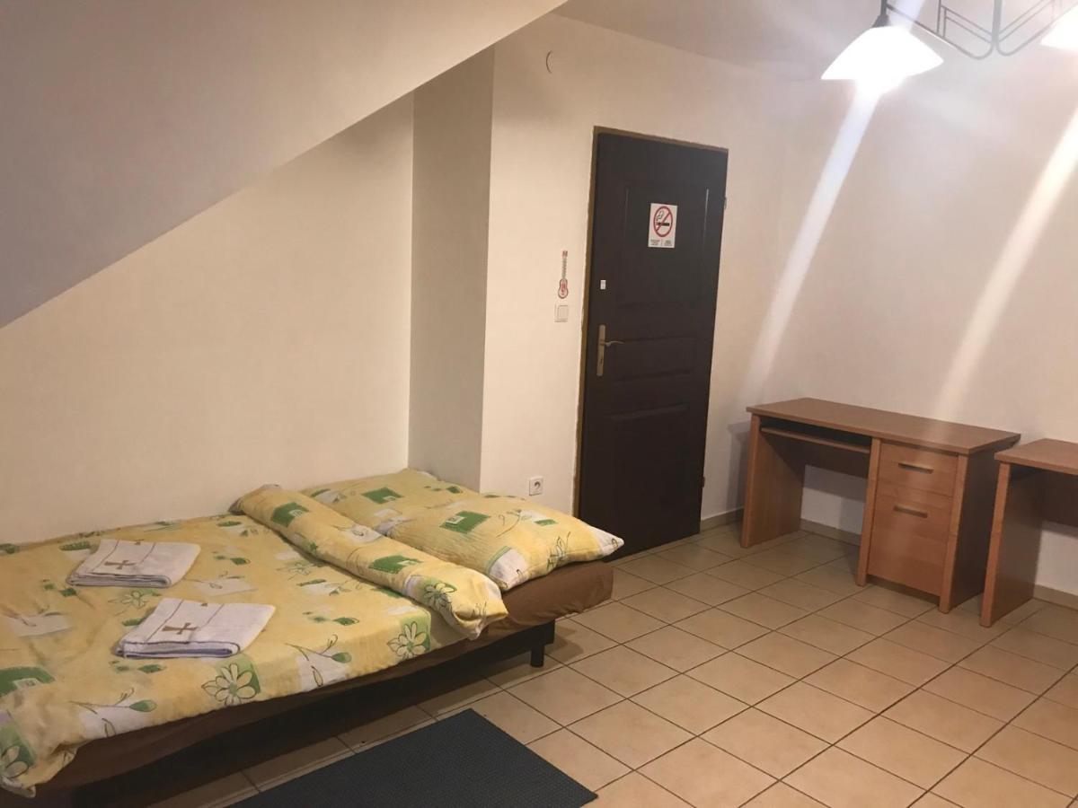 Pilgrims Place Hostel Częstochowa Kültér fotó